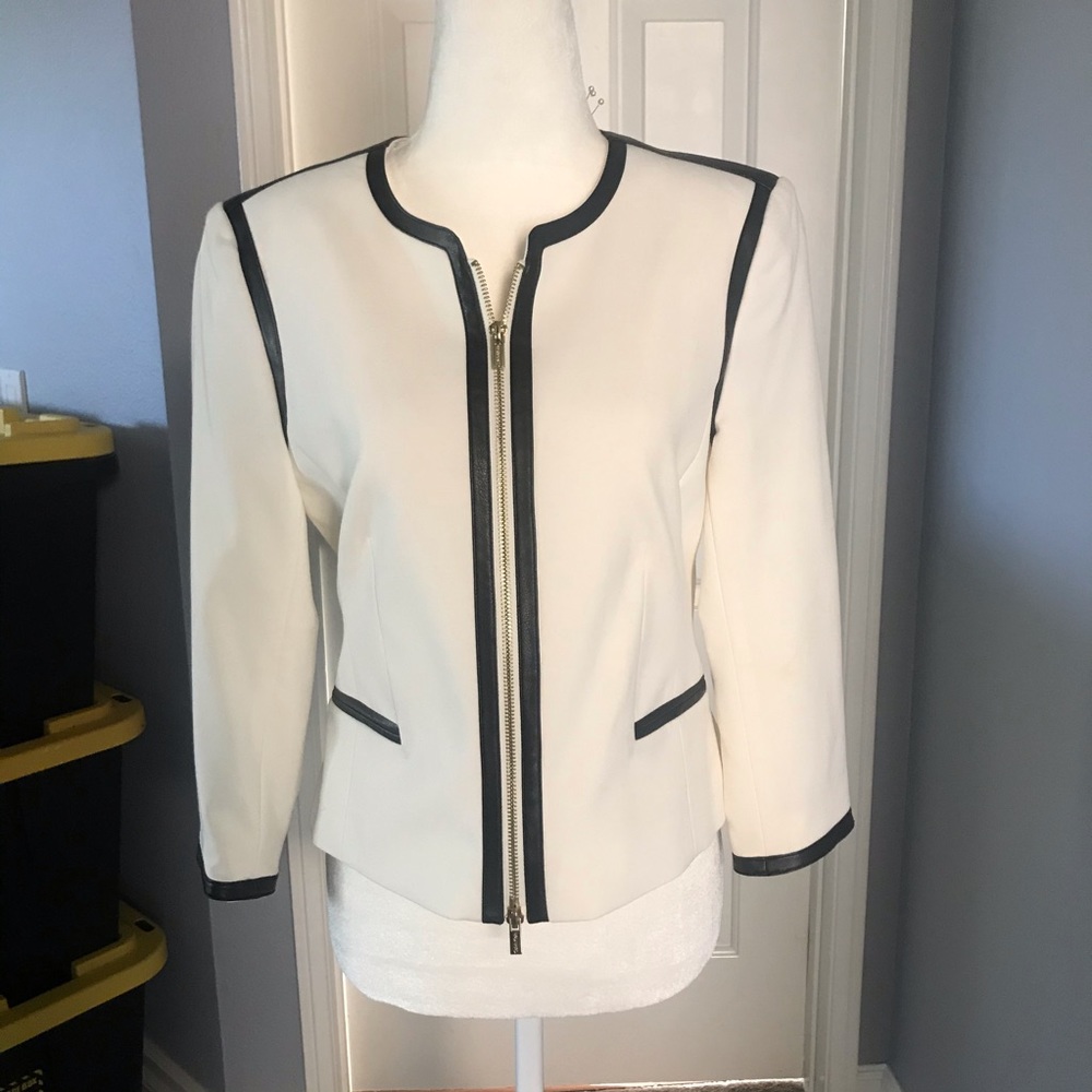 Calvin Klein size 4 women’s Suit Jacket